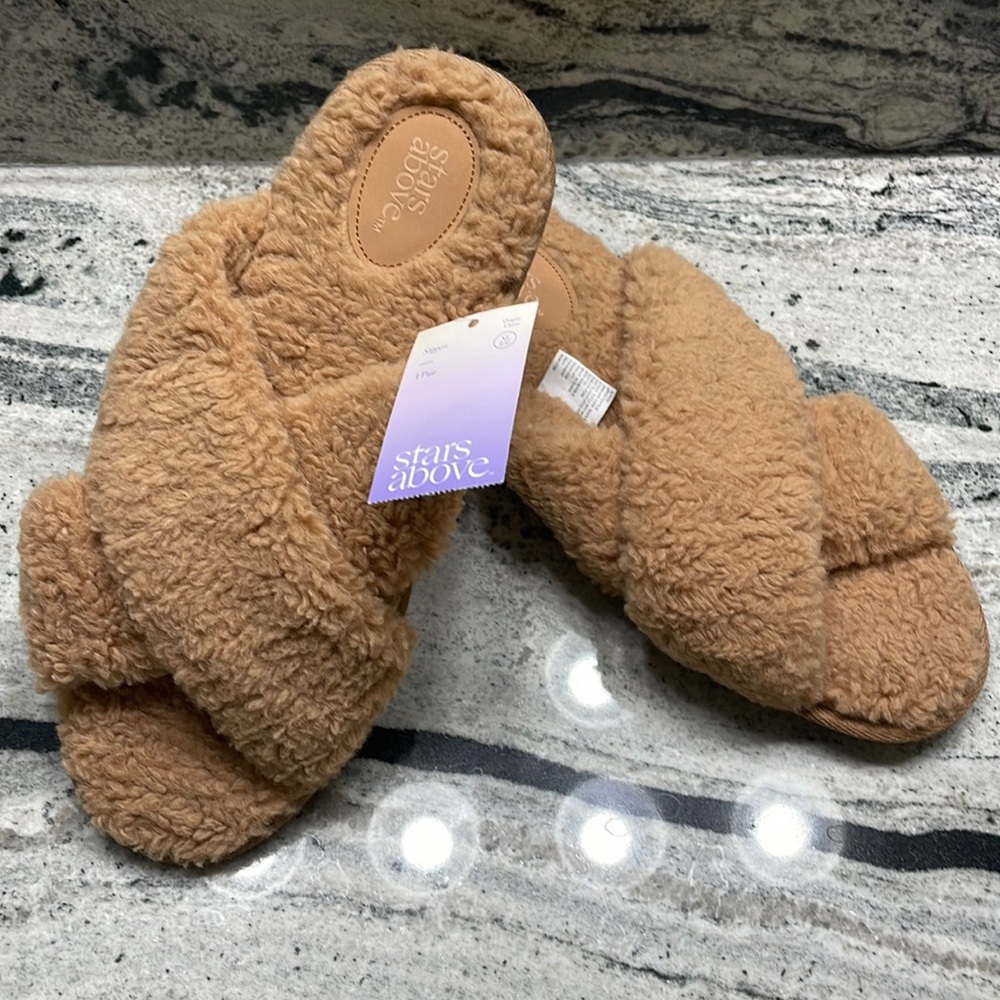 NWT Fuzzy Slippers